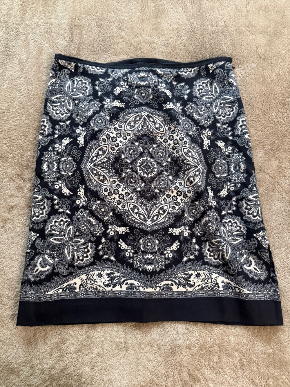 LOFT Black & White Paisley Pencil Skirt Size 8
